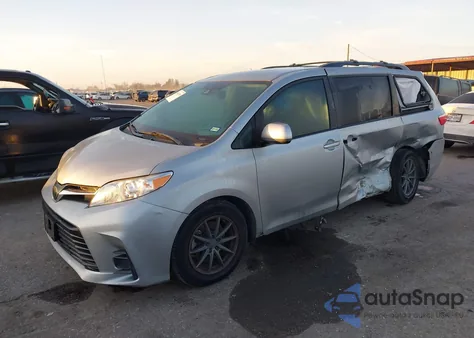 2019 Toyota Sienna Le 8 Passenger z USA, uszkodzony, nr VIN 5TDKZ3DC0KS973044
